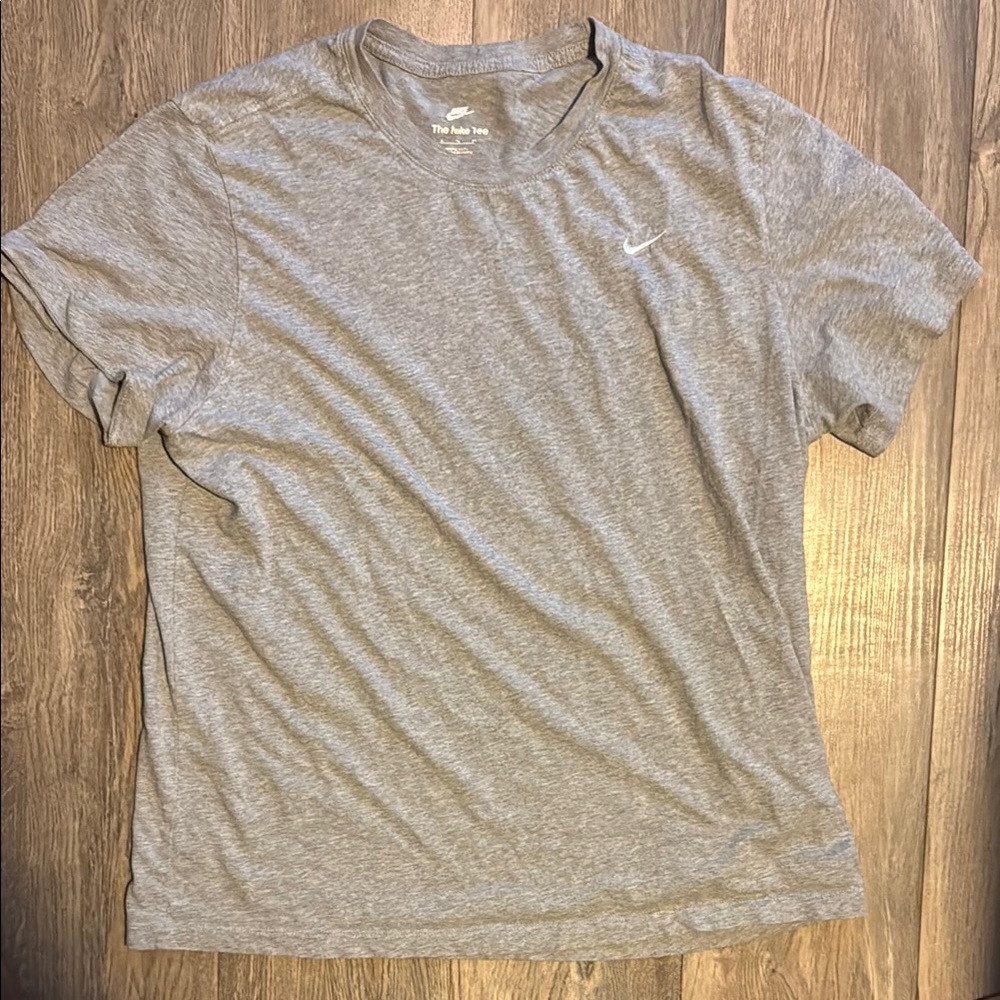 Nike Gray Short Sleeve Tee